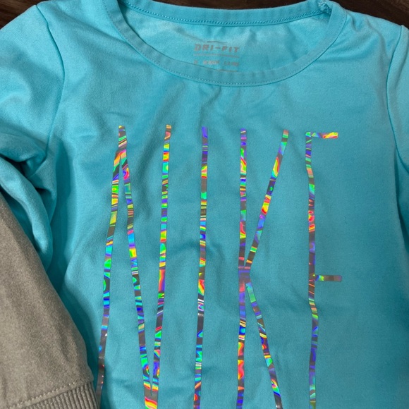 2T Nike Tops - Picture 3 of 4